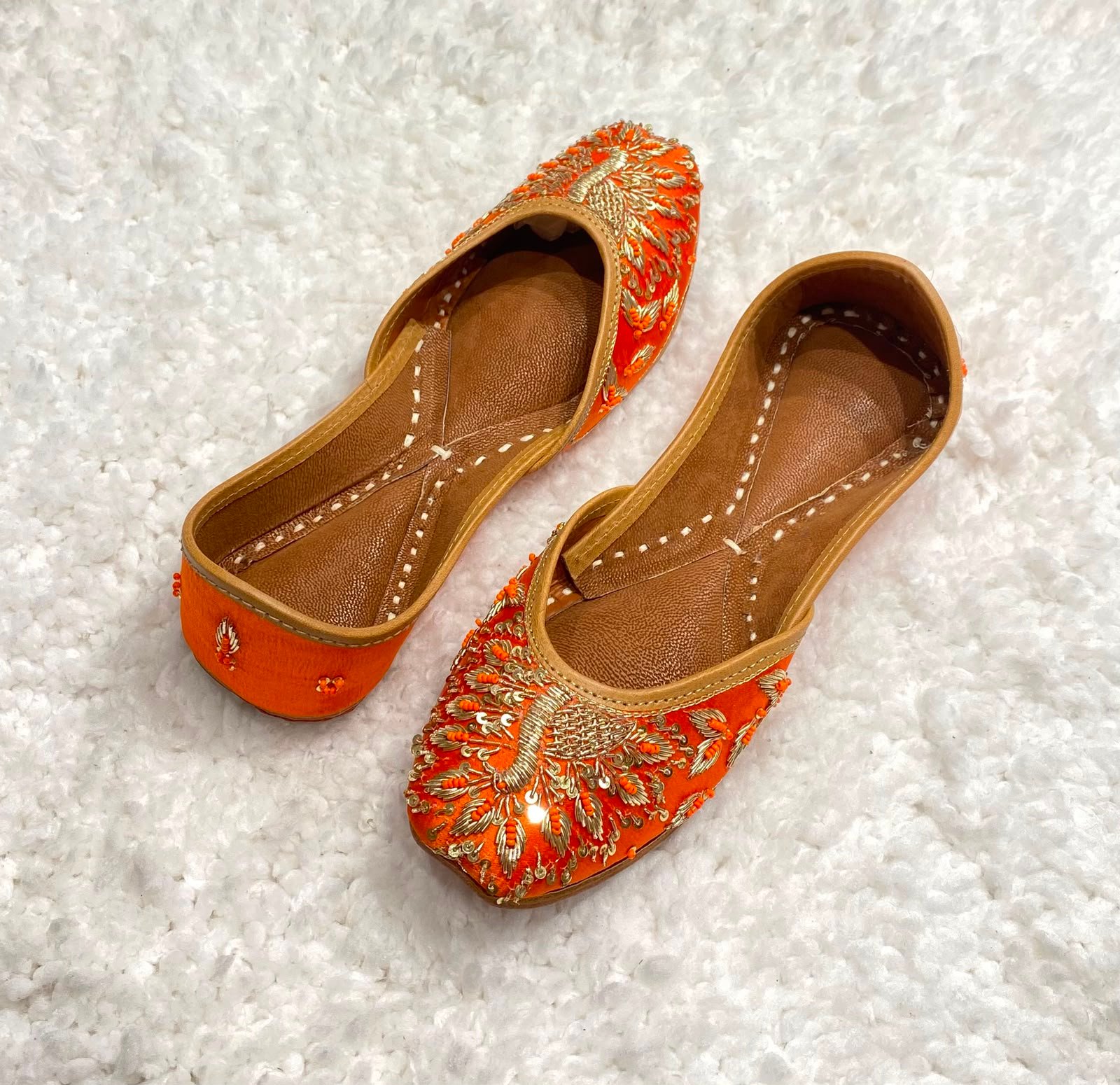 phulkari juttis