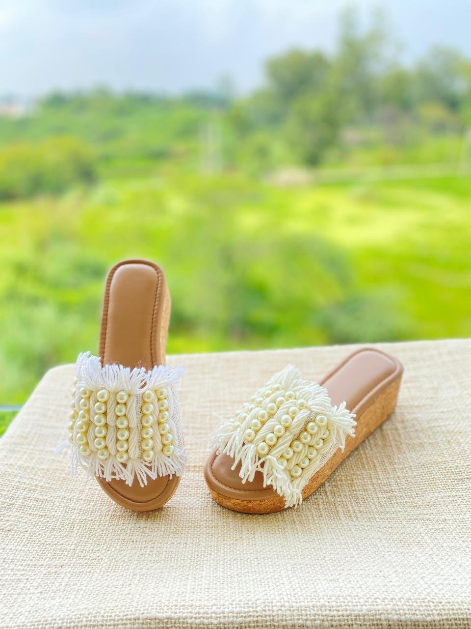 Platform heel with pearl